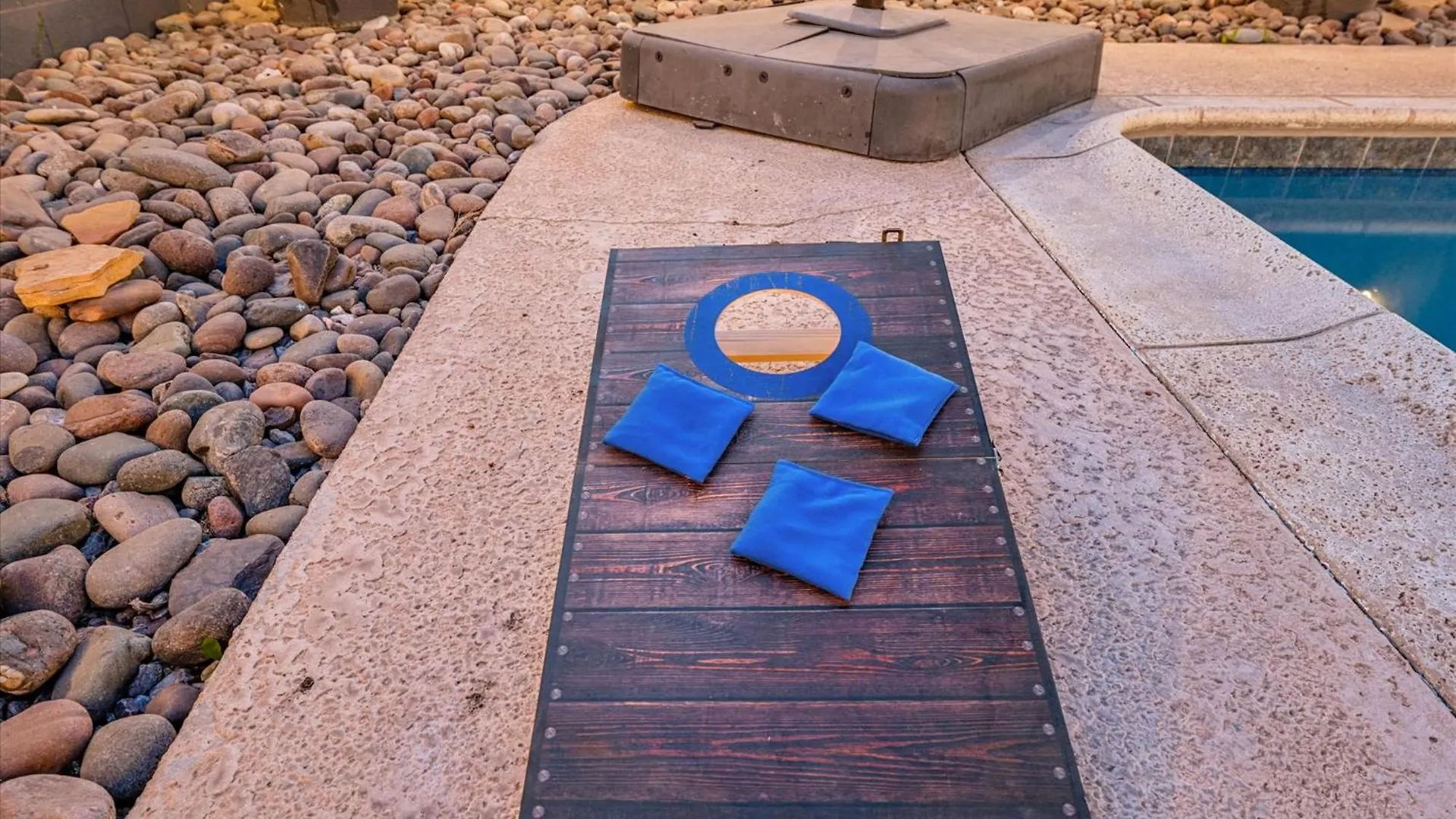 Vacation House! 6Br, Free Heated Pool, Arcade & Hot Tub Phoenix Apartment