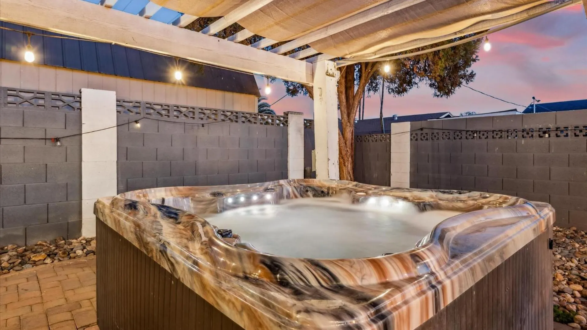 Vacation House! 6Br, Free Heated Pool, Arcade & Hot Tub Phoenix Apartment